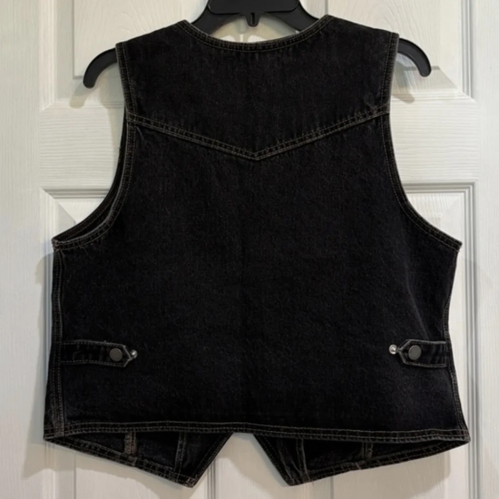 Universal Thread Charcoal Denim Vest - Picture 2 of 6